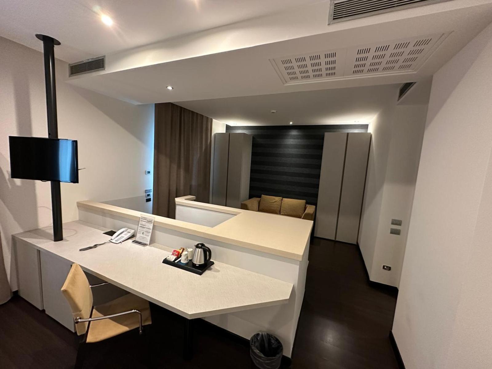 Hotel Cruise Lucino Kültér fotó